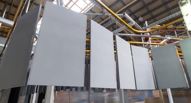 Gecoate panelen opgehangen