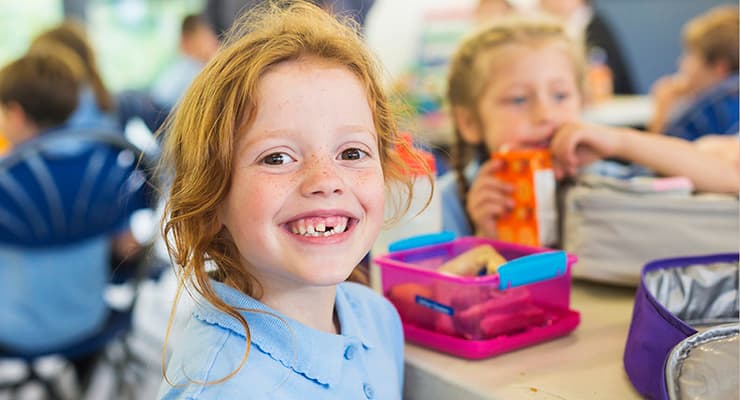 Kinderen tijdens de snacktijd