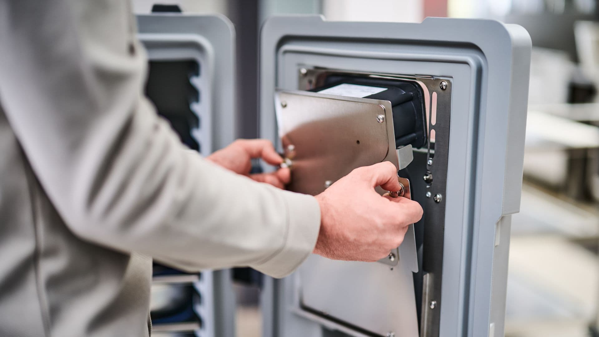 The forced-air heater is removed from the B.PROTHERM K front-loading boiler