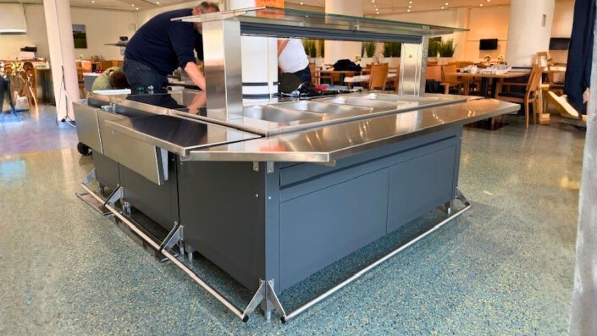 Installation of wheelchair-accessible BASIC Line food serving line from BPRO